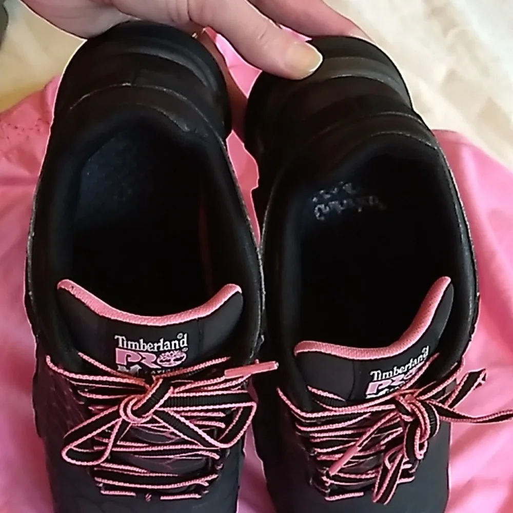 Women's Timberland steel toe anti fatigue pink and black shoes size 8.5 - Picture 2 of 10